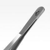 Close-up of fine tip on Aquavitro Double Curved Forceps