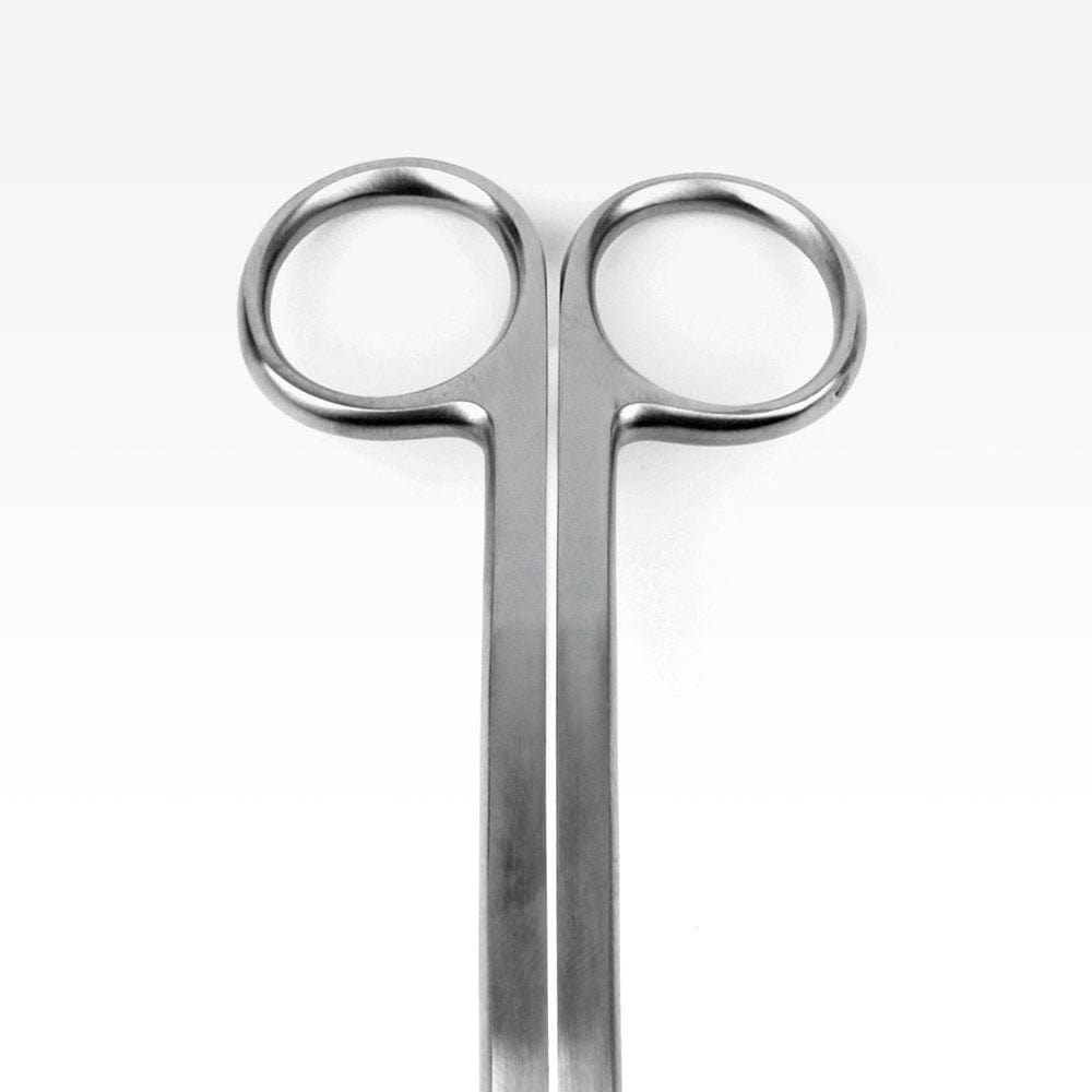 Fine cutting edge of Aquavitro Double Curved Shears for aquatic use